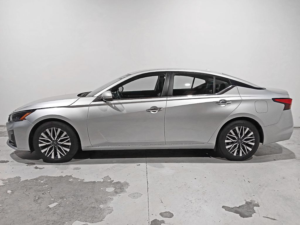 Used 2023 Nissan Altima 2.5 SV Sedan