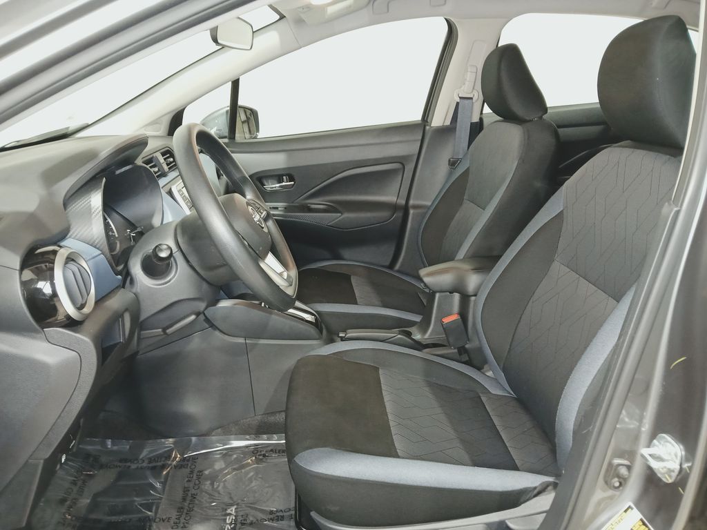 2025 Nissan Versa Sedan SV - Photo 9
