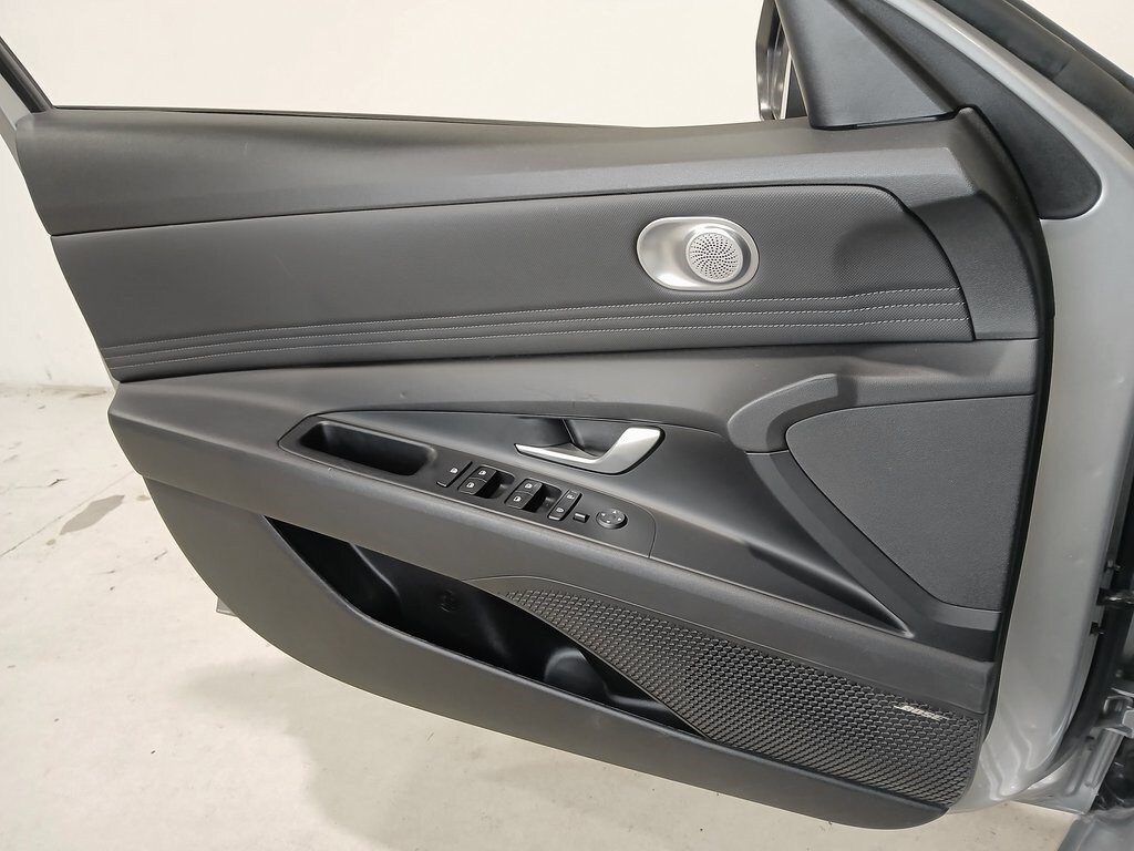 2023 HYUNDAI ELANTRA - Image 29