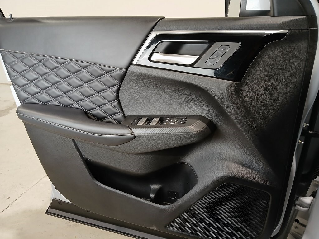 2024 MITSUBISHI OUTLANDER - Image 32