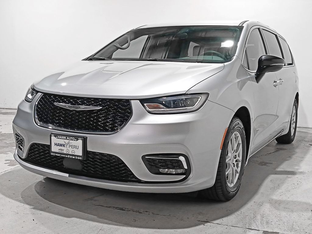 Used 2024 Chrysler Pacifica Touring L Minivan/Van