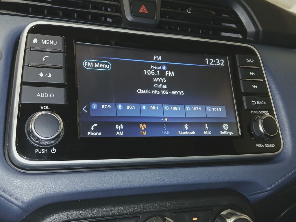 2025 Nissan Versa Sedan SV - Photo 19