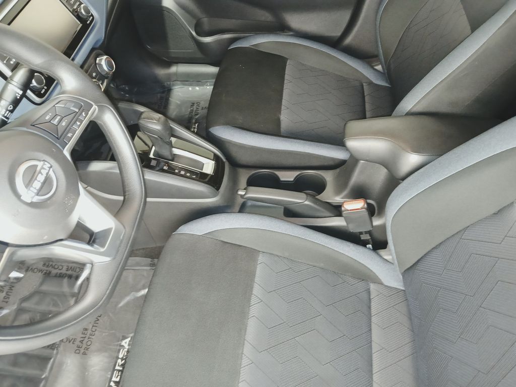 2025 Nissan Versa Sedan SV - Photo 15