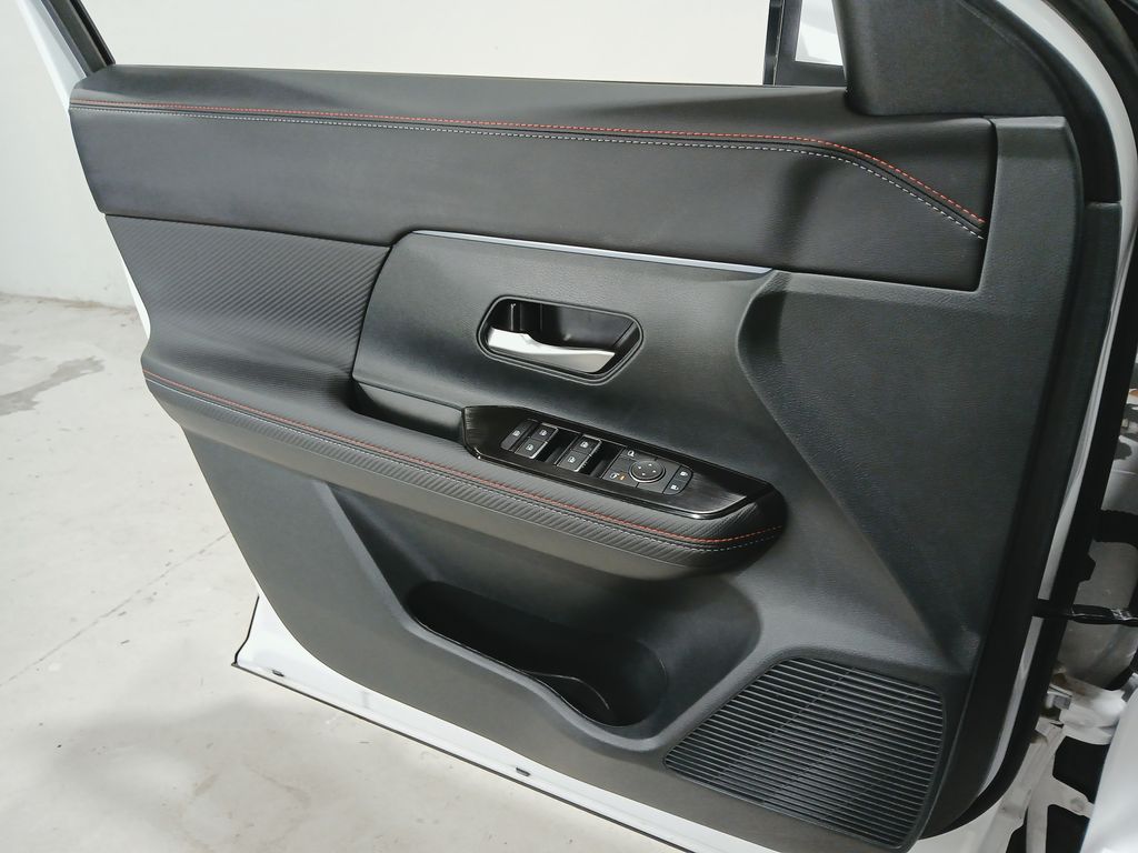 2025 Nissan Kicks SR AWD - Photo 31