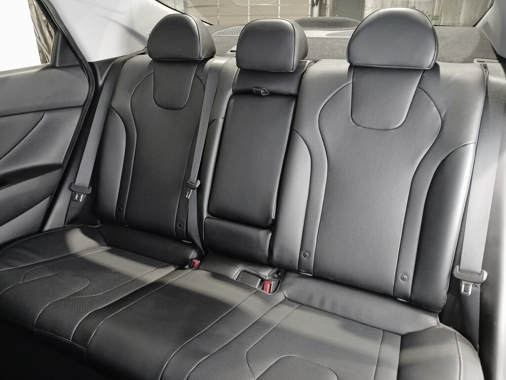 2023 HYUNDAI ELANTRA - Image 12