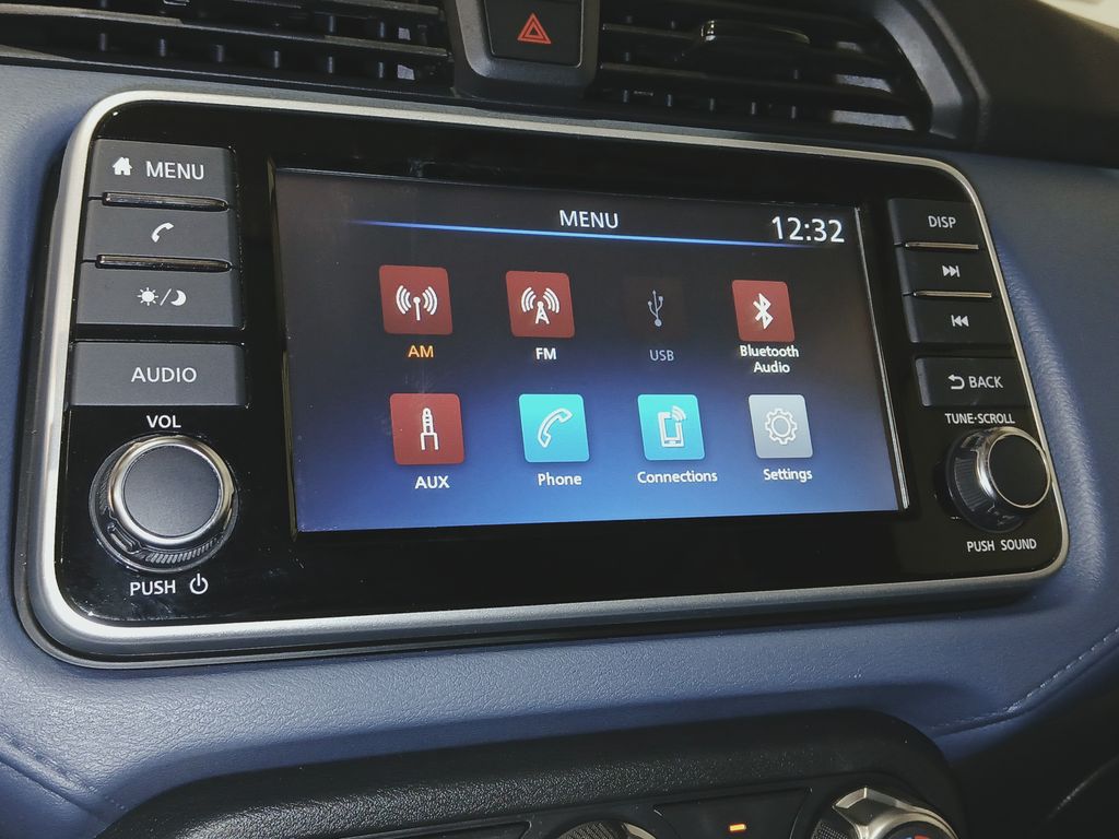 2025 Nissan Versa Sedan SV - Photo 18
