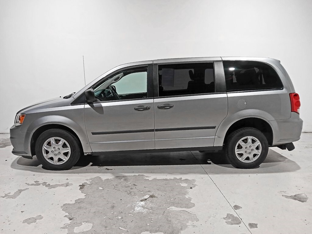2013 Dodge Grand Caravan SE photo 2