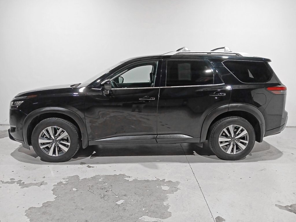 2024 Nissan Pathfinder SL photo 2