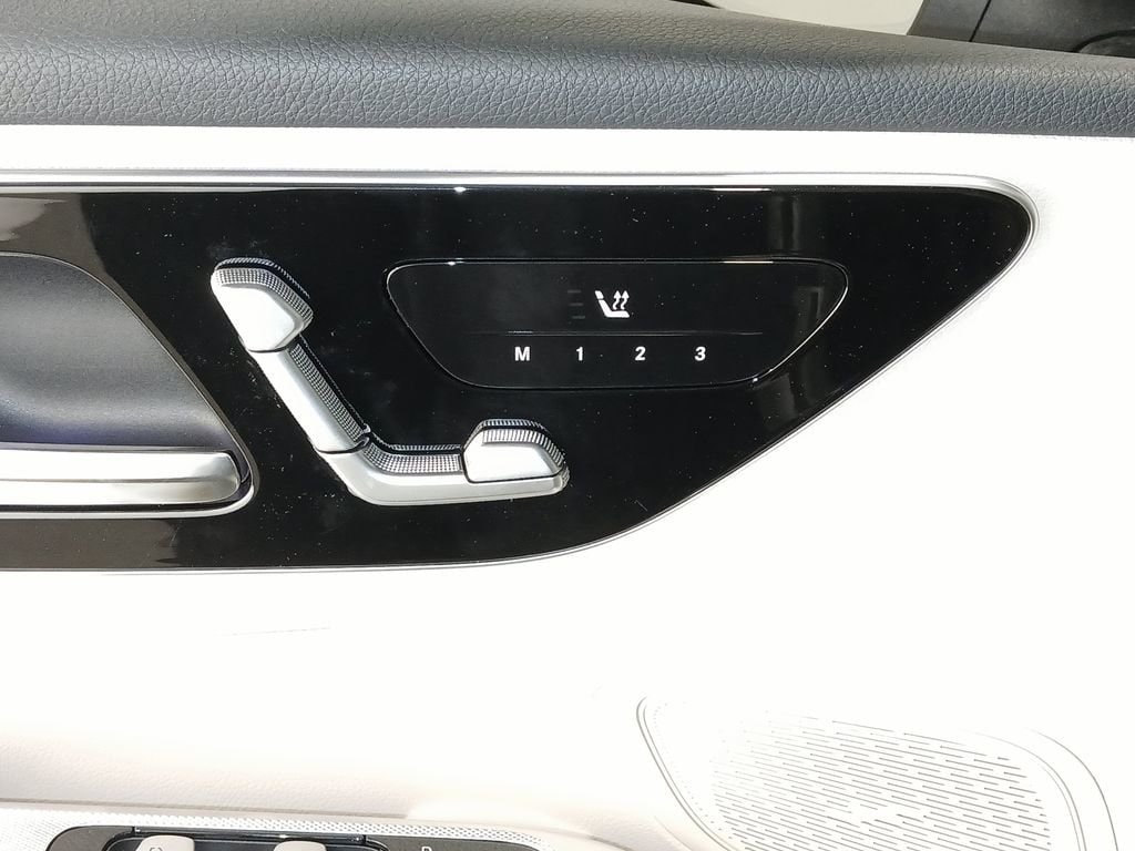 2026 Mercedes-Benz GLC Base - Photo 17