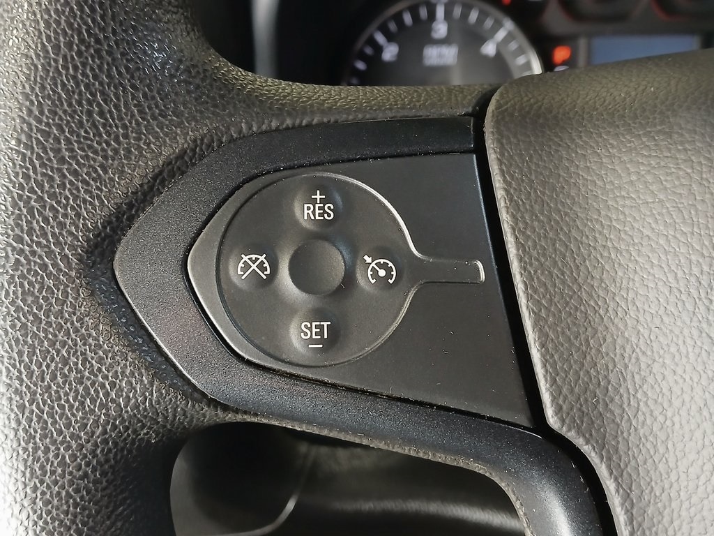 2017 CHEVROLET SILVERADO - Image 21