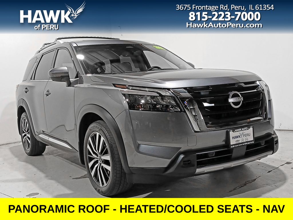 2025 Nissan Pathfinder Platinum 4WD's photo