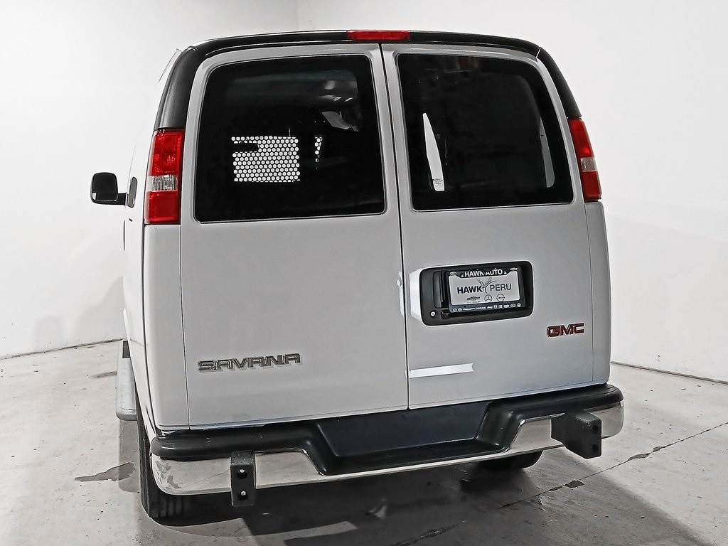 2024 GMC SAVANA - Image 5