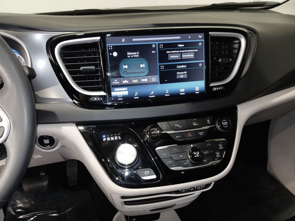 2024 Chrysler Pacifica Touring L - Photo 19