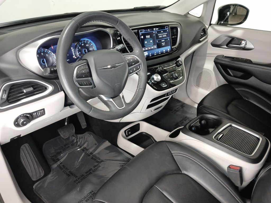 2024 Chrysler Pacifica Touring L - Photo 16