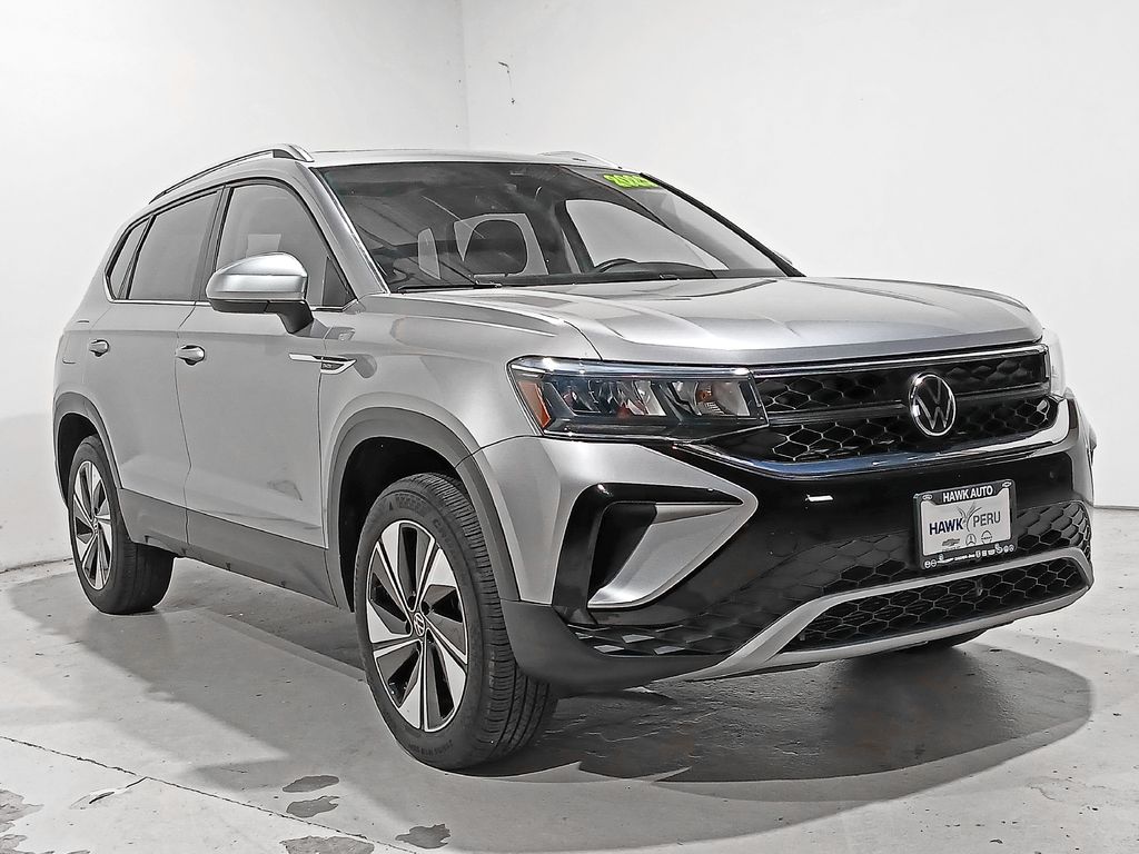 2023 Volkswagen Taos 1.5T SE 4Motion's photo