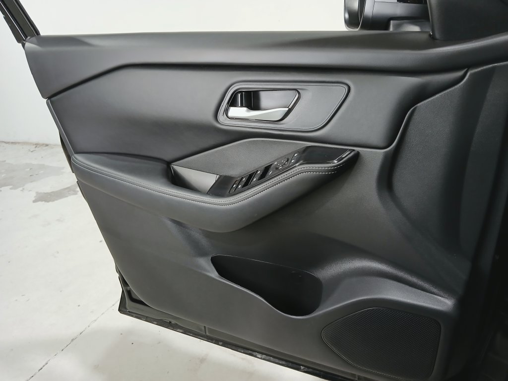 2026 Nissan Rogue SV - Photo 30