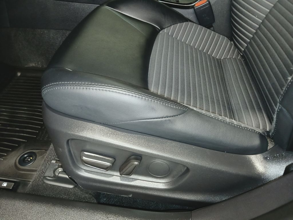2026 Toyota Corolla XSE - Photo 16
