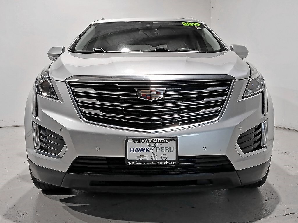 2017 Cadillac XT5 Luxury photo 2