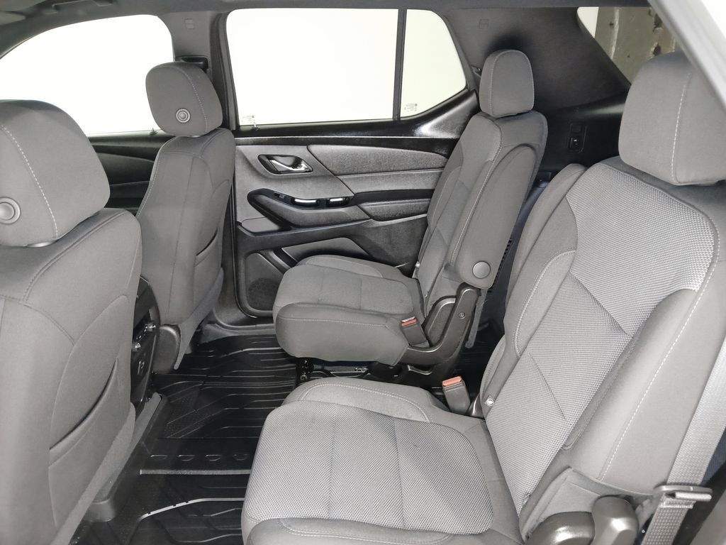 2023 Chevrolet Traverse 1LT - Photo 12