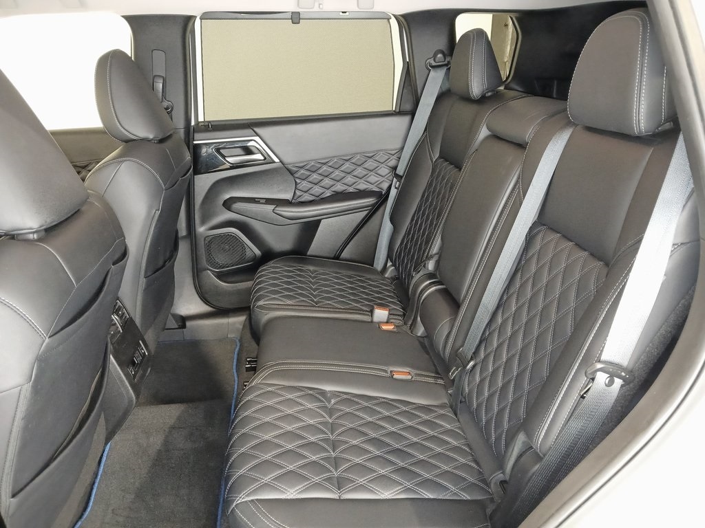 2024 MITSUBISHI OUTLANDER - Image 13