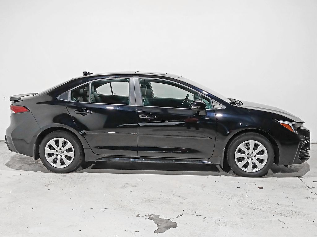 2026 Toyota Corolla XSE - Photo 7