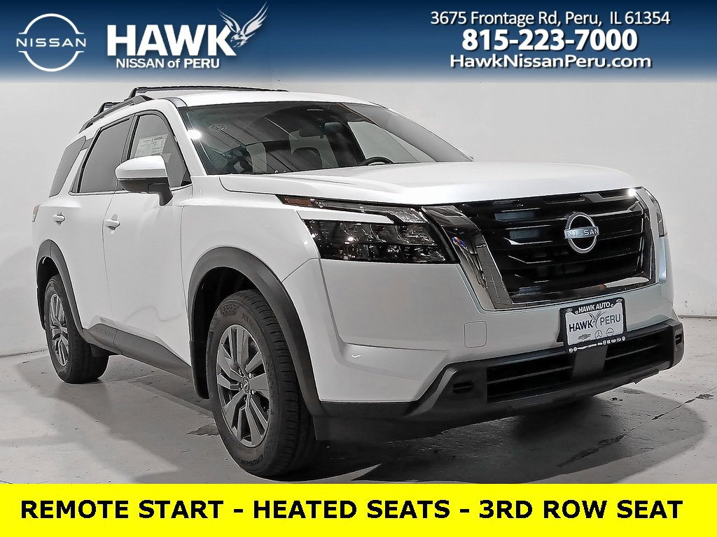 2025 Nissan Pathfinder SV's photo