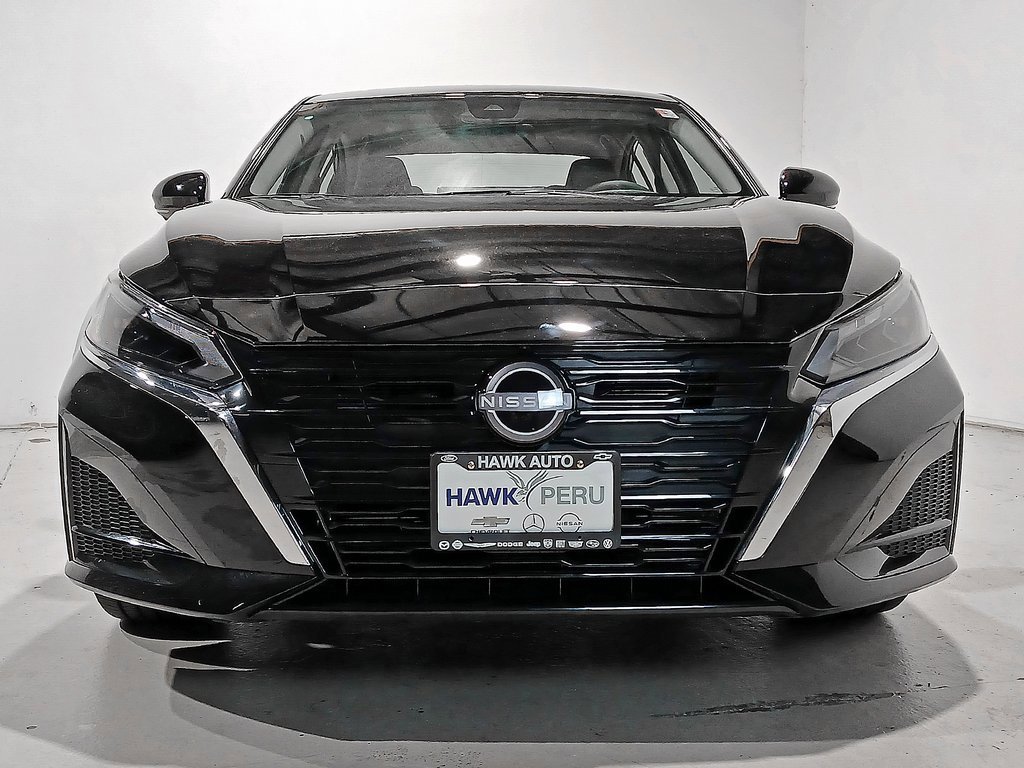 2025 Nissan Altima SL photo 2