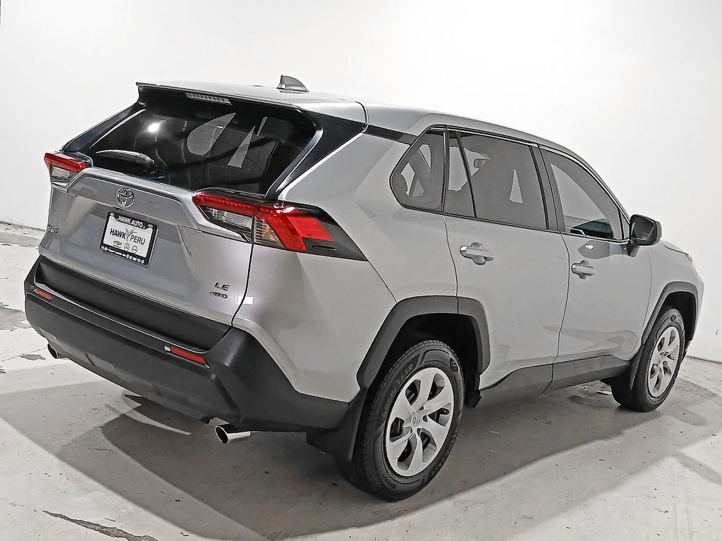 2025 Toyota RAV4 LE - Photo 6