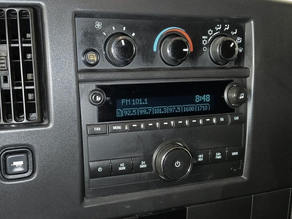 2024 GMC SAVANA - Image 17