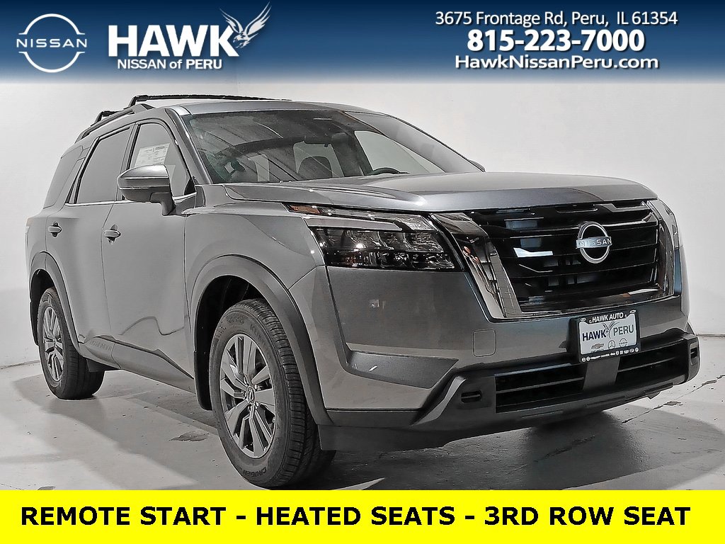 2025 Nissan Pathfinder SV's photo