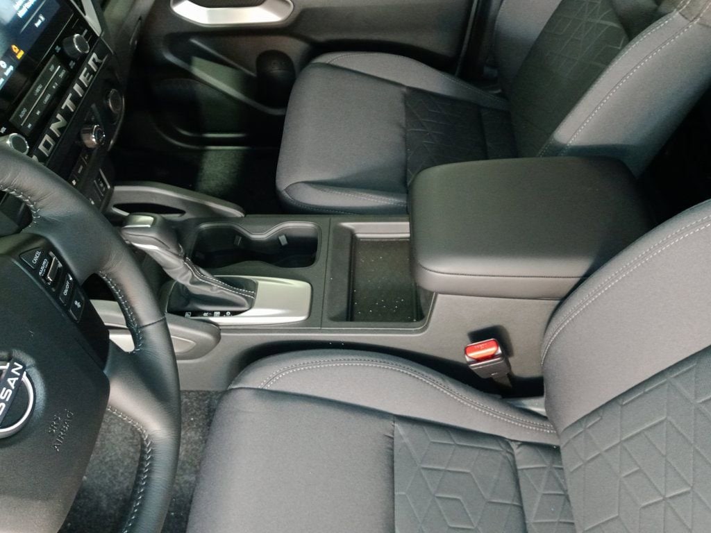 2026 Nissan Frontier SV - Photo 17