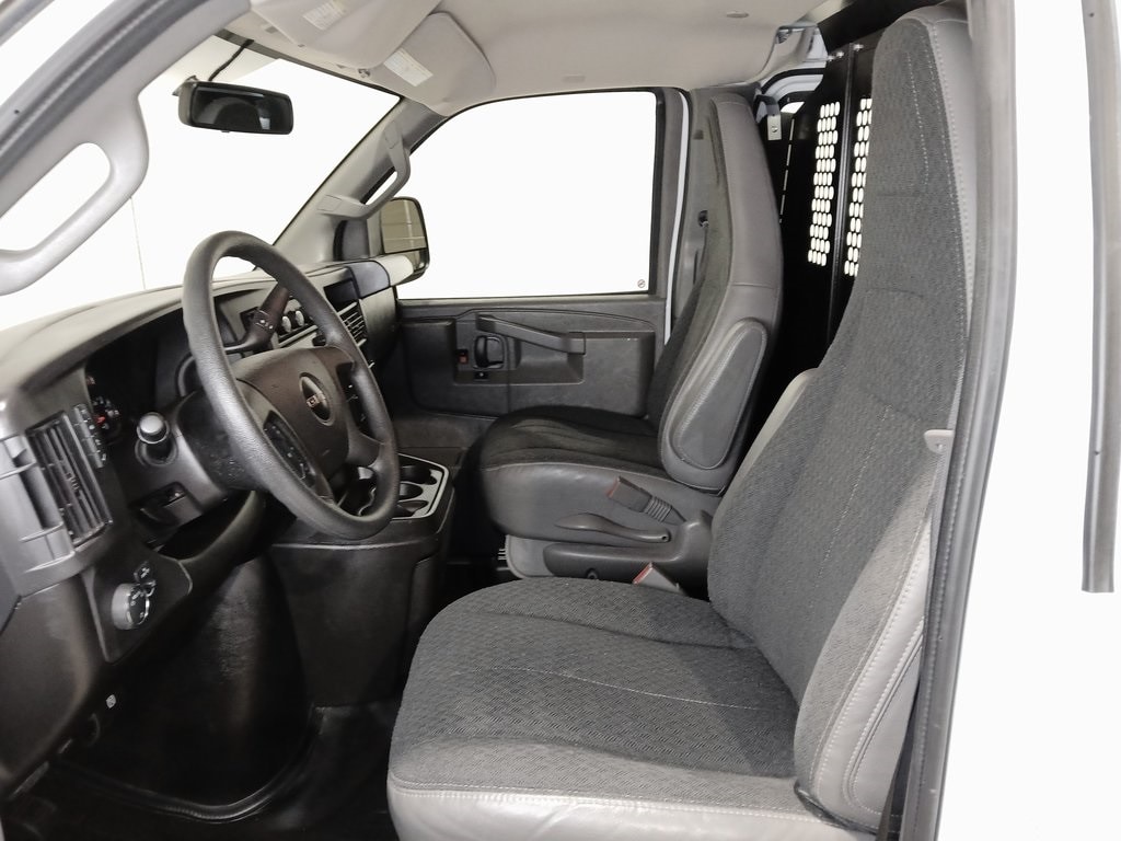 2024 GMC SAVANA - Image 9