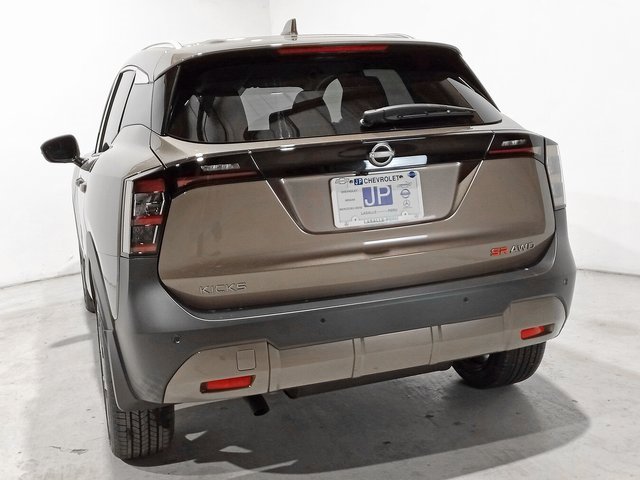 2025 Nissan Kicks SR photo 4