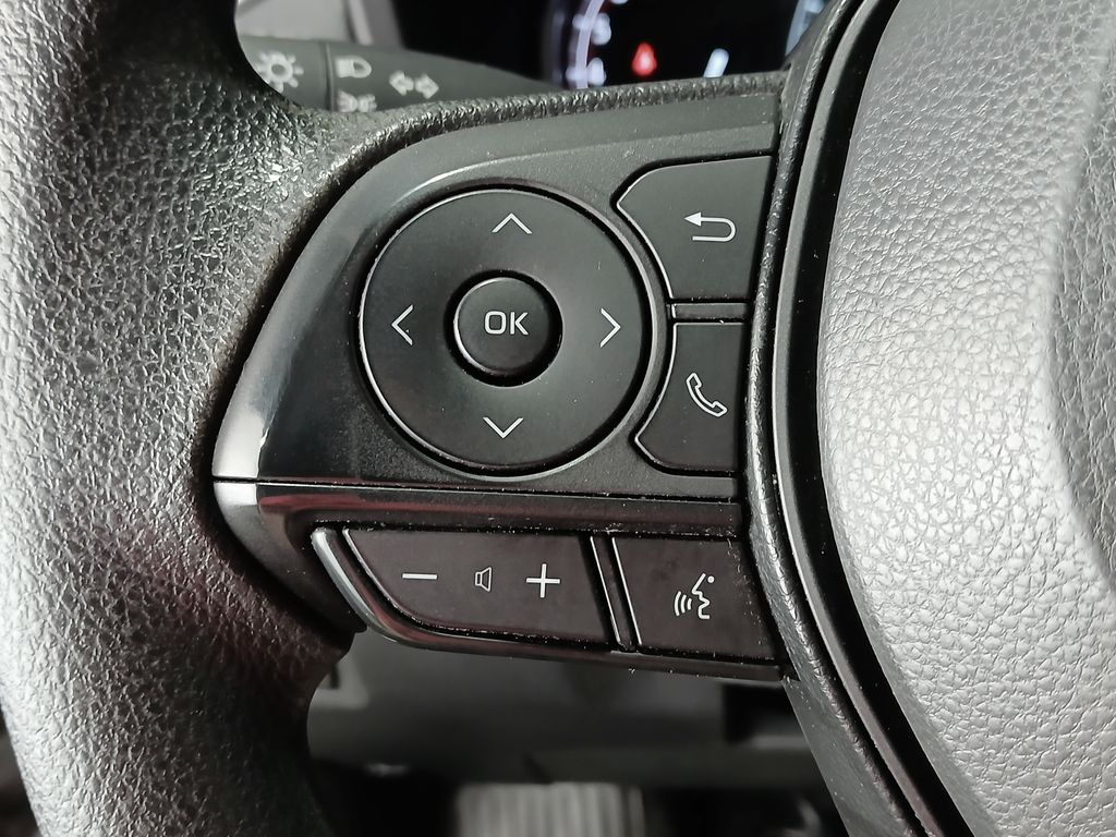 2025 Toyota RAV4 LE - Photo 24