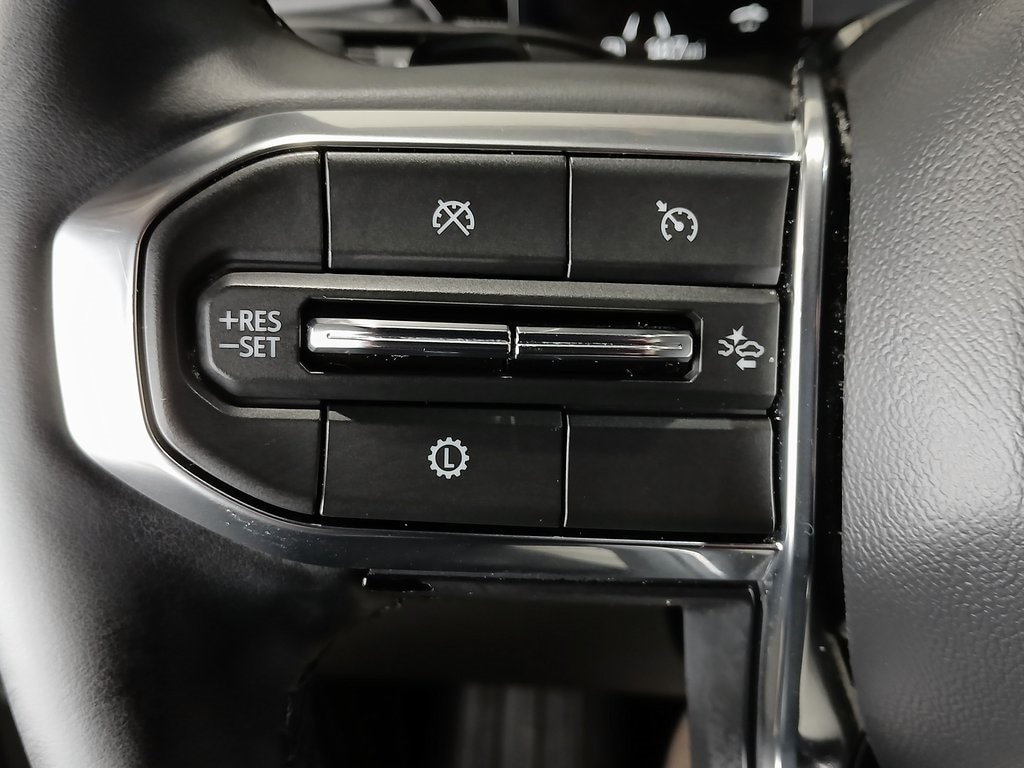 2025 GMC ACADIA - Image 30