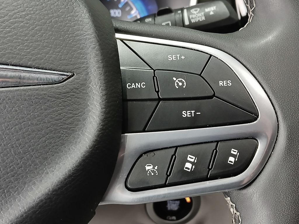 2024 Chrysler Pacifica Touring L - Photo 30