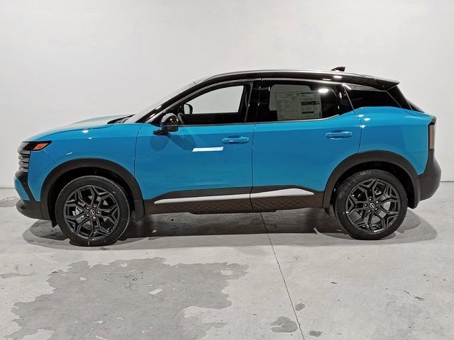 2025 Nissan Kicks SR photo 3
