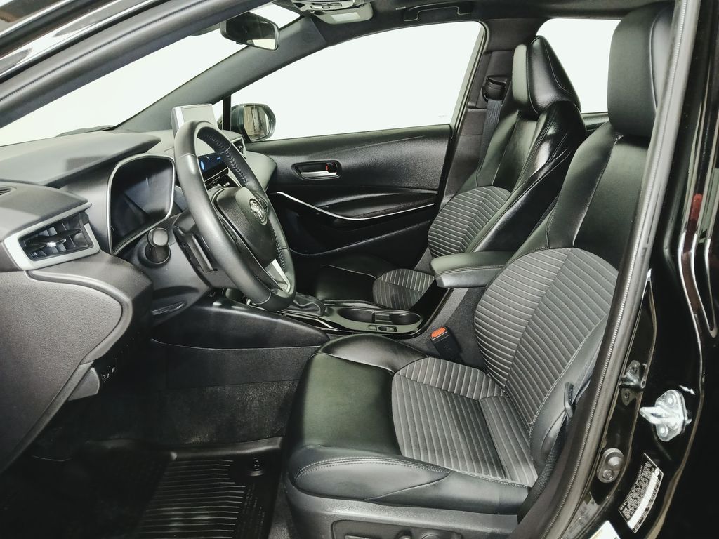2026 Toyota Corolla XSE - Photo 9