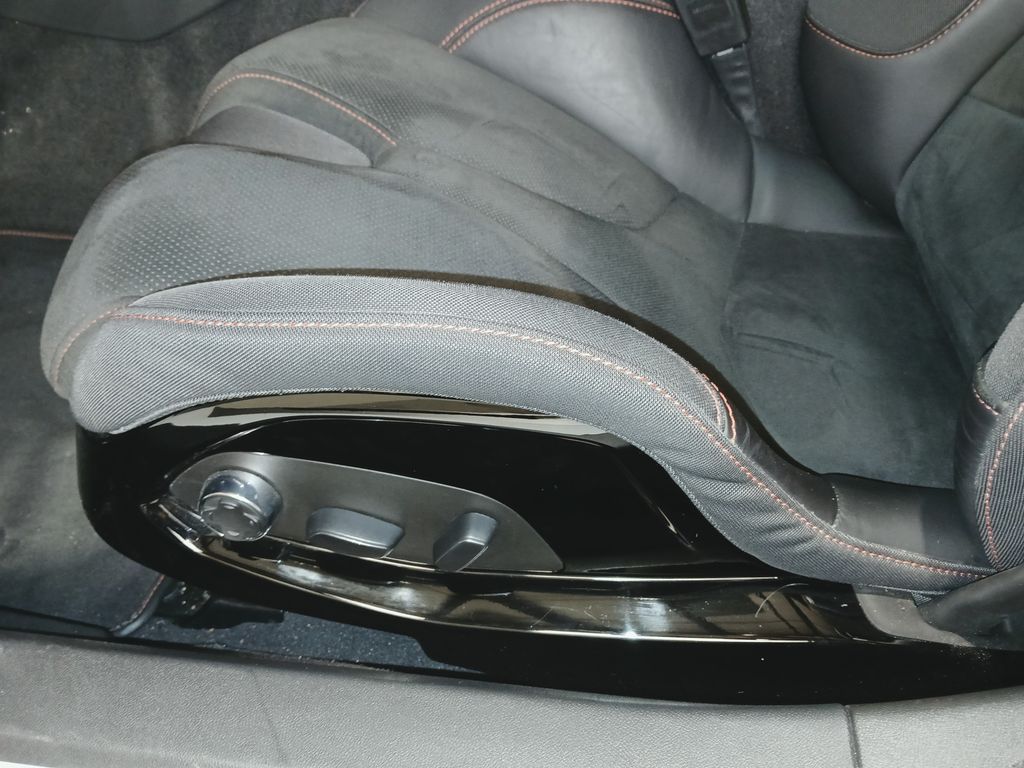 2020 Chevrolet Corvette 3LT - Photo 17