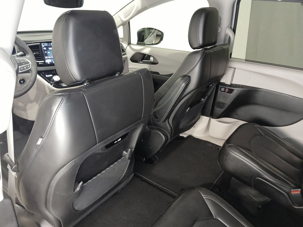2024 Chrysler Pacifica Touring L - Photo 15