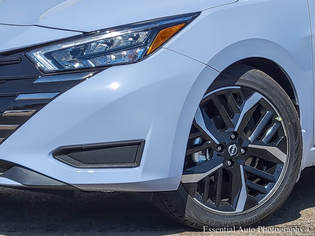 New 2025 Nissan Versa SR SR CVT