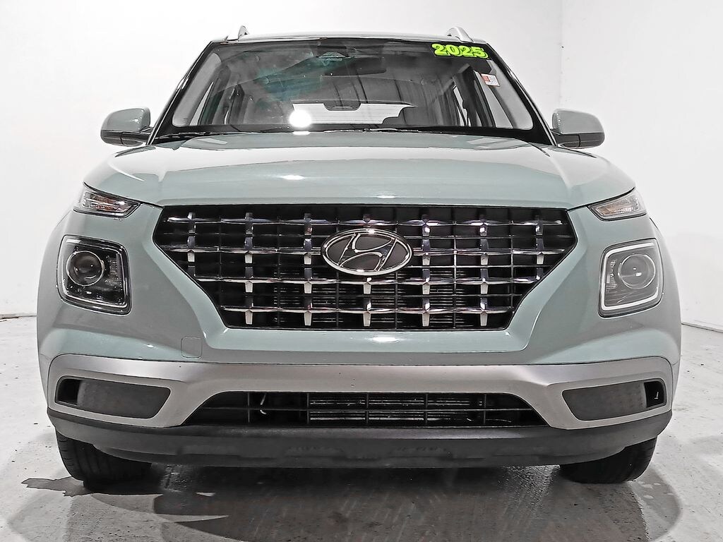Used 2025 Hyundai Venue SEL SUV