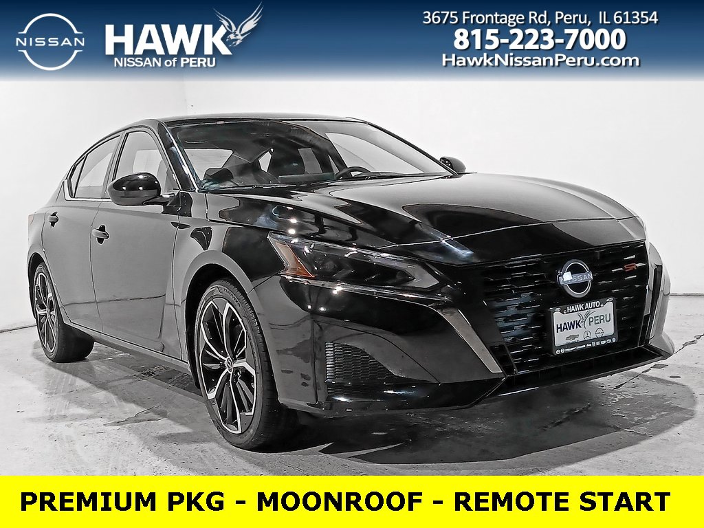 2025 Nissan Altima SR's photo