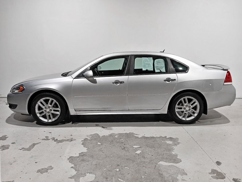 2013 Chevrolet Impala LTZ photo 2