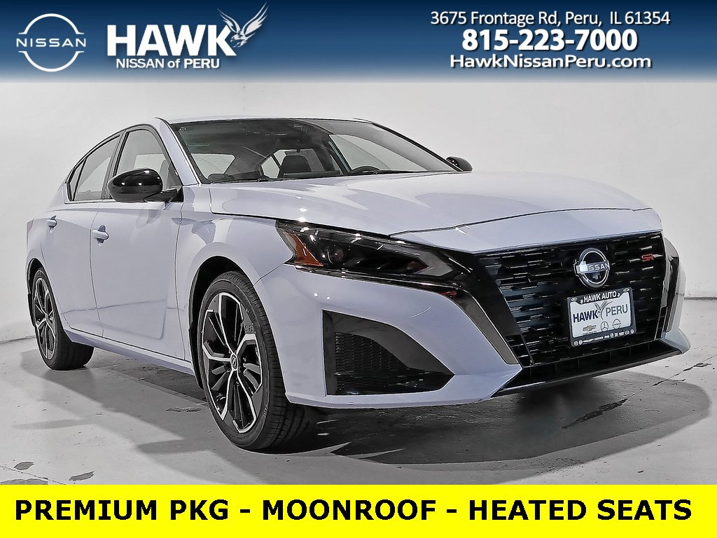 2025 Nissan Altima SR's photo