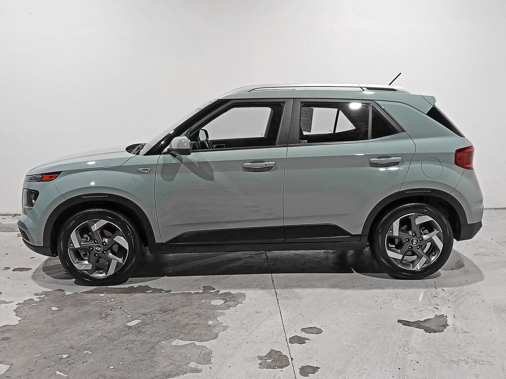 Used 2025 Hyundai Venue SEL SUV