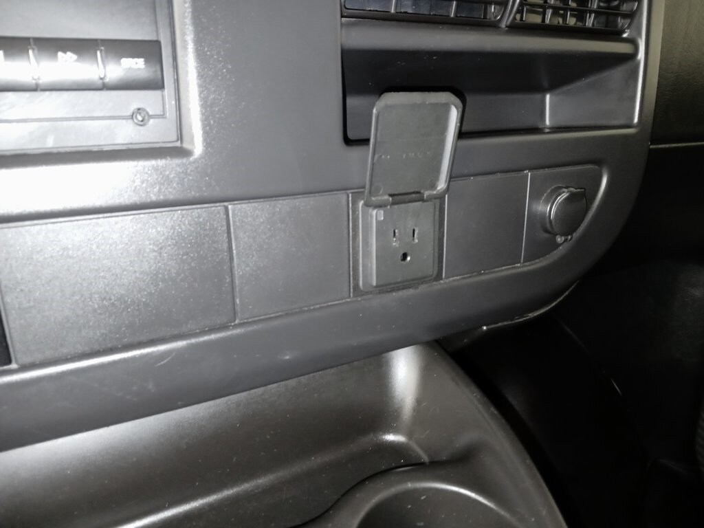 2024 GMC SAVANA - Image 15