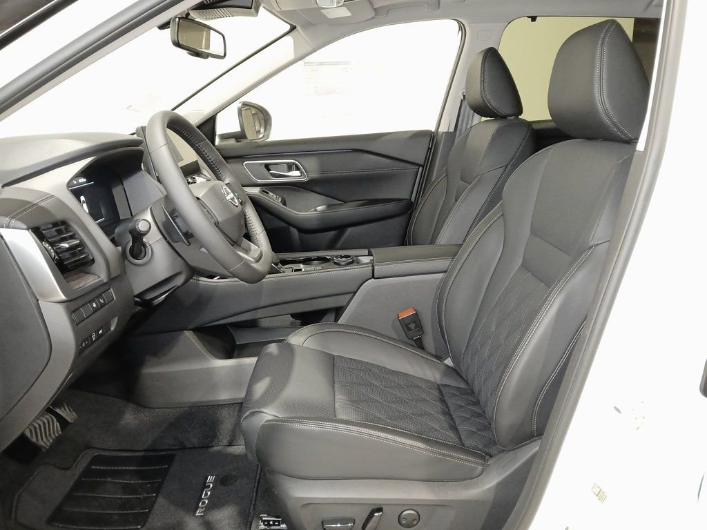 2026 Nissan Rogue Platinum - Photo 10