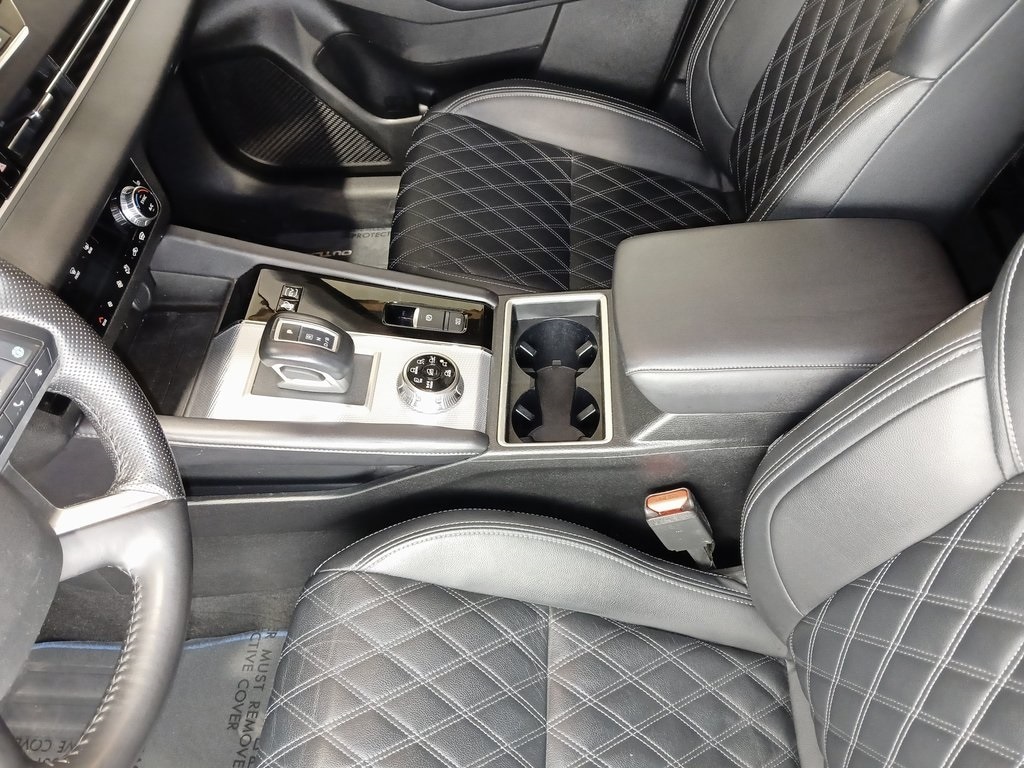 2024 MITSUBISHI OUTLANDER - Image 18