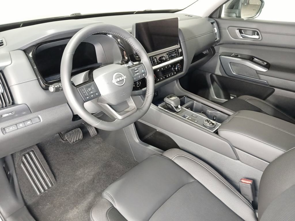 2026 Nissan Pathfinder SL - Photo 16